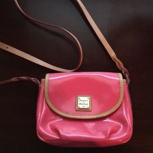 Patent leather Dooney & Bourke